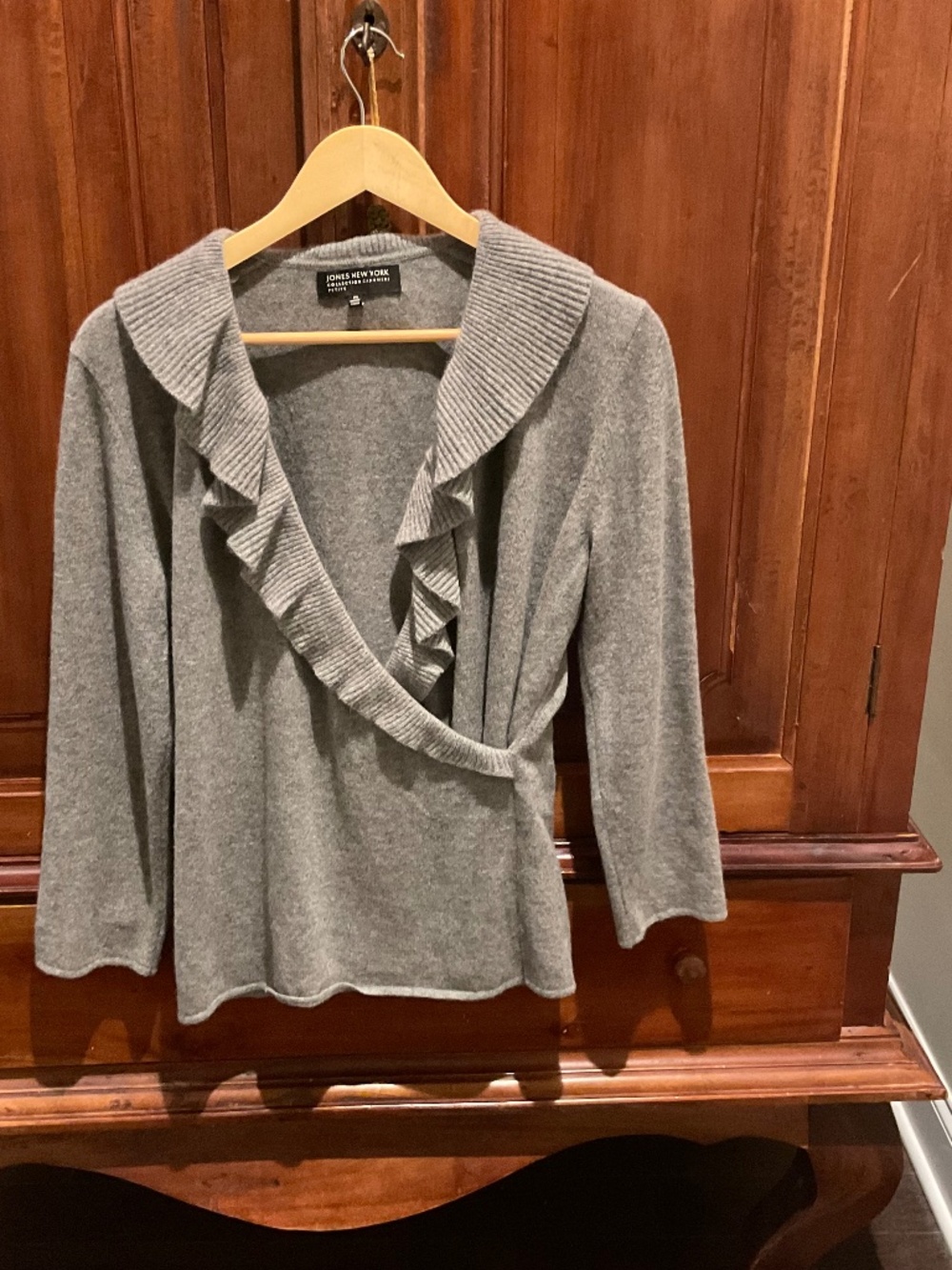 Jones New York Cashmere Ruffled Sweater , Color Grey, Size M/P